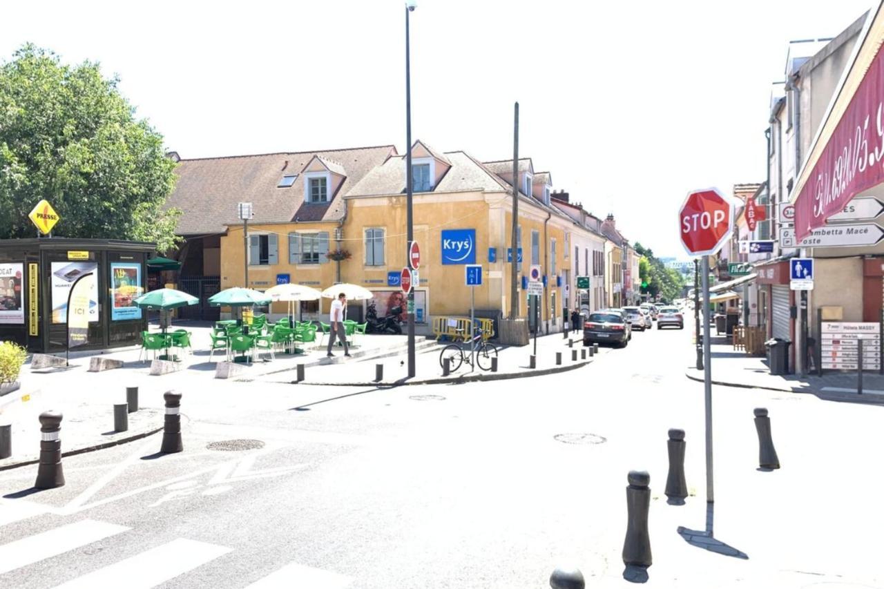 M11 Le Vieux Massyrer600Morly20 Minnetflixneuf Luaran gambar